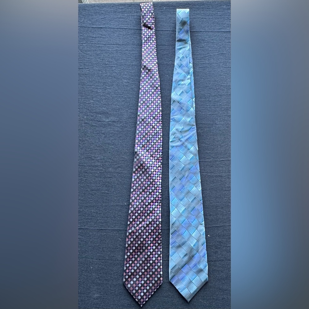 Van Heusen Lot of 2 Men’s Ties